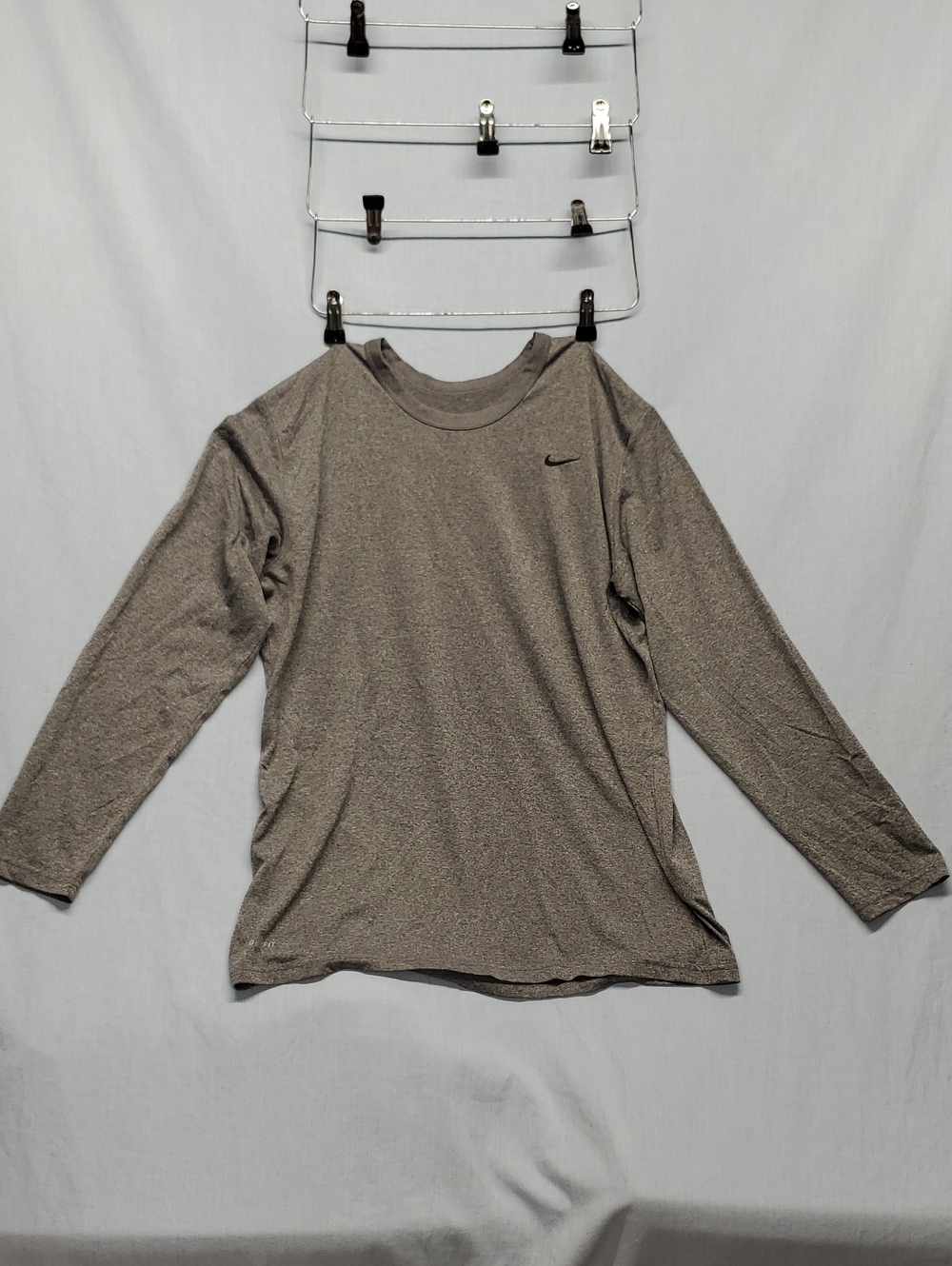 Nike Men’s Long-Sleeve Athletic Tee — Heather Gray #409